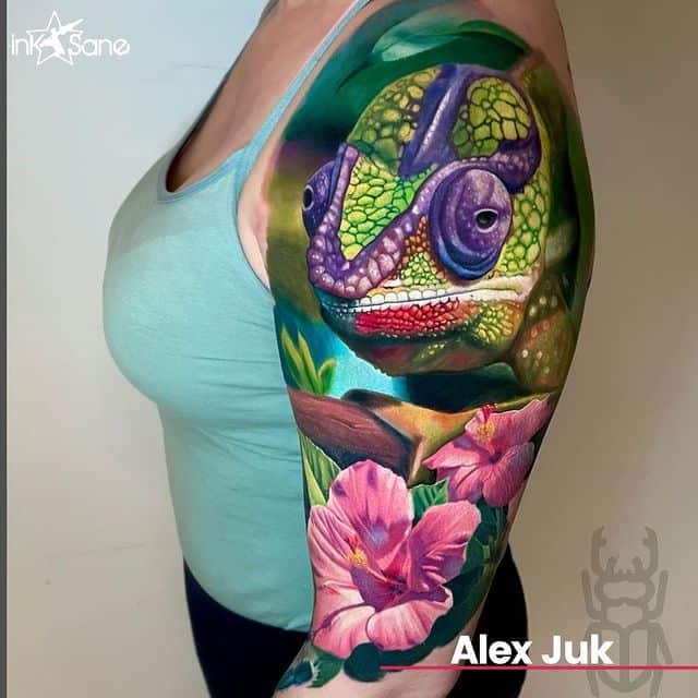 fotorealistische tattoo iguana