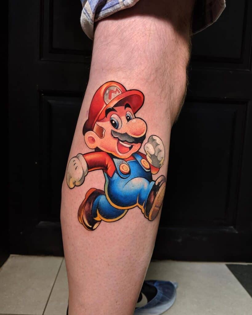 New school kleur tattoo van Mario, op de kuit