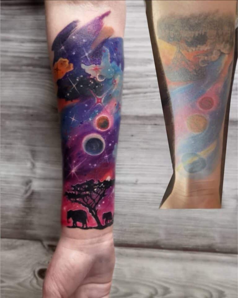 Voor en na van bijwerken space tattoo op de binnenkant van een onderarm. Kleur surrealisme. Gezet bij Inksane tattoo en piercing.