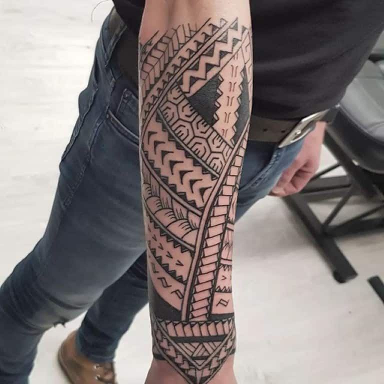 maori lowerarm full tattoo