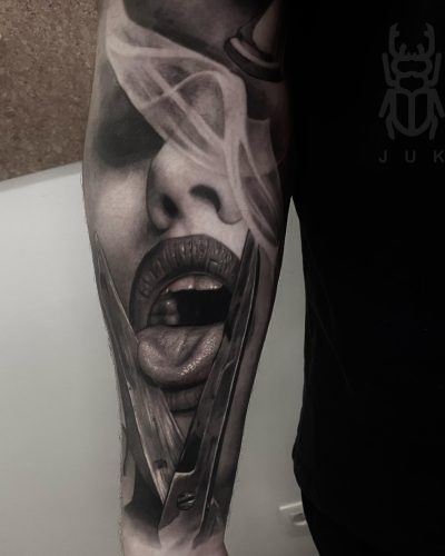 zwartwit fotorealisme portret girl tattoo